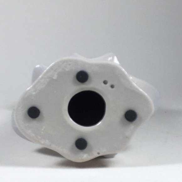 Vintage Ceramic Figurine Woman In Red Hat Holding Flowers 7" Tall Floral Details - Picture 7 of 8